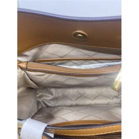 Michael Kors Newbury Medium Chain Vanilla Acorn Pebbled 